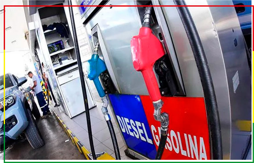 Surtidores de gasolina y diésel en Bolivia, ilustrando la denuncia sobre el ingreso de combustible de la empresa Transfigura sin los permisos de calidad correspondientes.